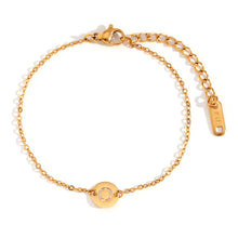 Cargar imagen en el visor de la galería, Pulsera letra - Acero dorado 316L baño oro 18k - Elige tu letra