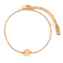 Cargar imagen en el visor de la galería, Pulsera letra - Acero dorado 316L baño oro 18k - Elige tu letra